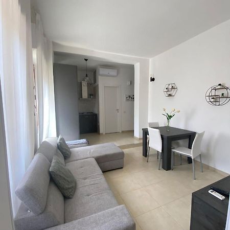 Civico 107 - Apartment With Private Parking Quartu SantʼElena Exteriör bild