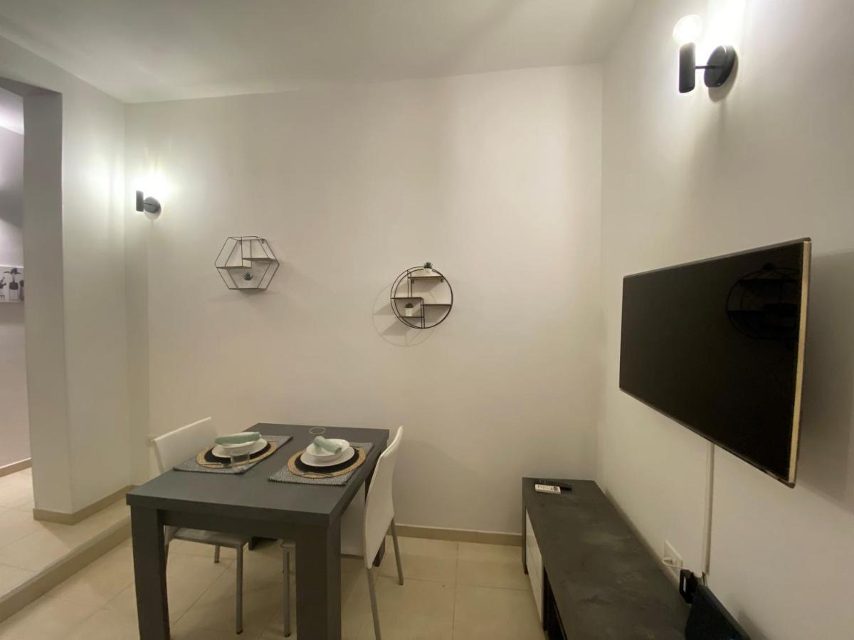 Civico 107 - Apartment With Private Parking Quartu SantʼElena Exteriör bild