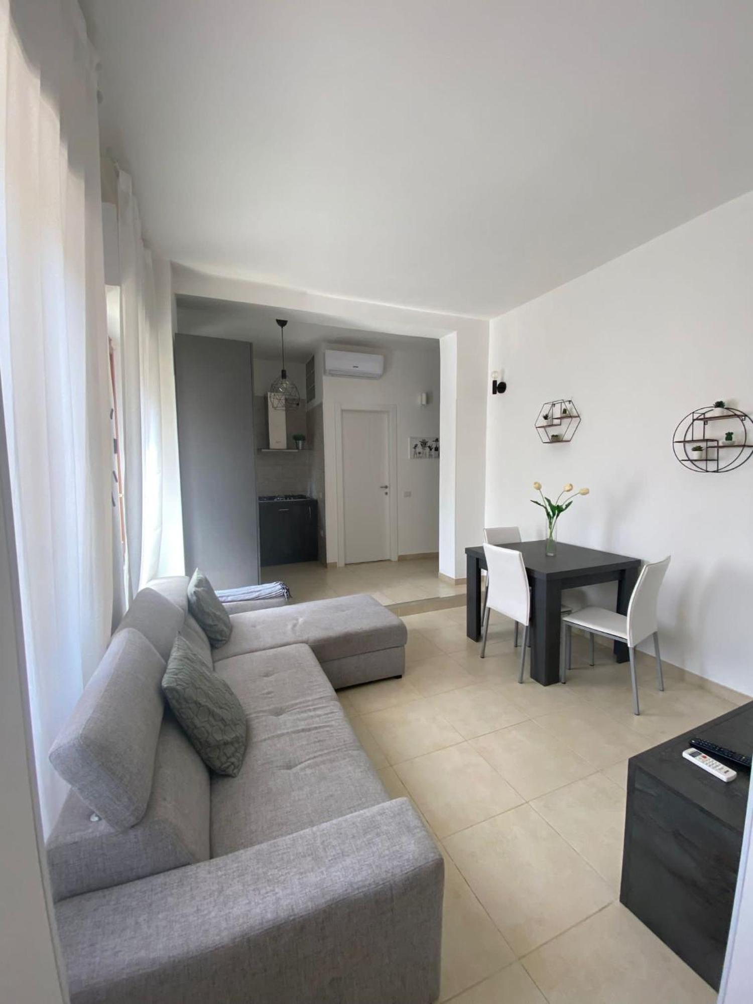 Civico 107 - Apartment With Private Parking Quartu SantʼElena Exteriör bild